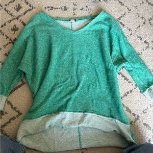 Kut from the Kloth Size Medium green shirt